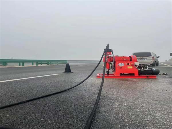 安宁马路路基路面开裂下沉注浆加固灌浆